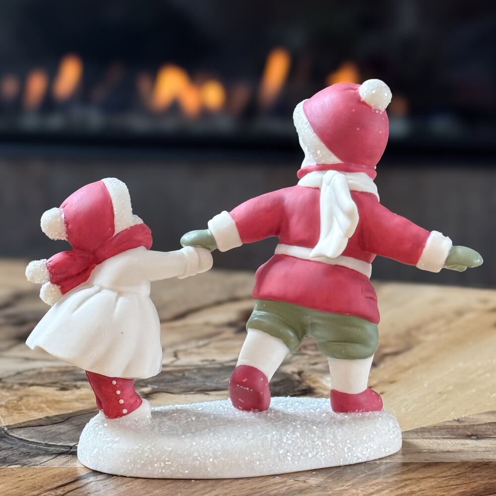 2002 Department 56 "Take My Hand" Simple Traditions Holly Lane Figurine, Holiday - Picture 6 of 14